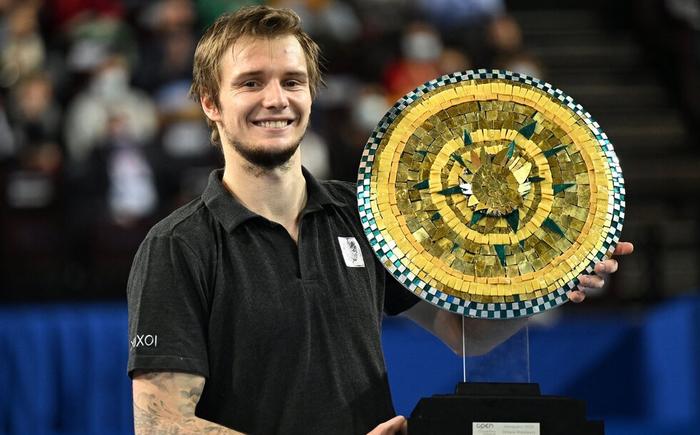 正如短片所 正如短片所